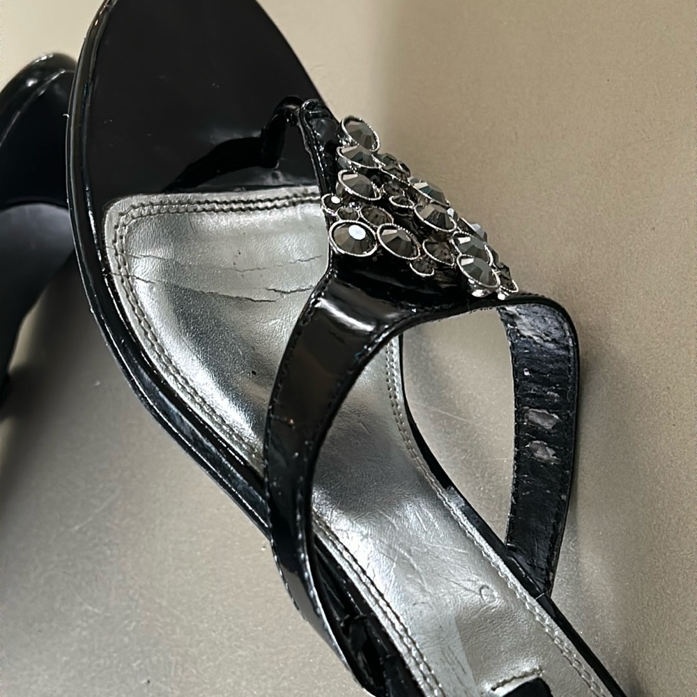 WHITE HOUSE BLACK MARKET Lilly Jewel Thong Sandals Kitten Heel, size 6.5, shoes - Picture 13 of 15
